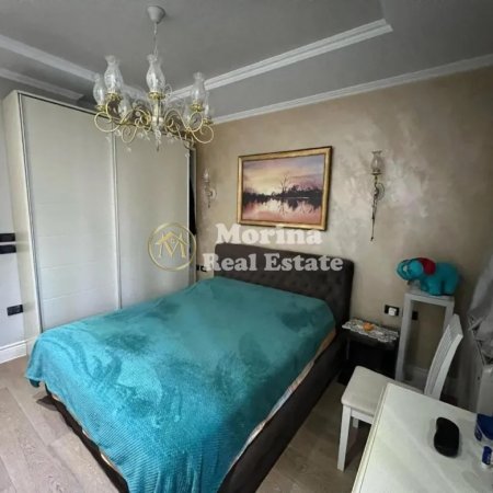 Tirane, jepet me qera apartament 3+1 Kati 5, 120 m² 800 € (Astir)