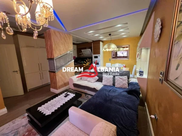 Tirane, jepet me qera 3+1 Kati 5, 125 m² 750 € (Astir)