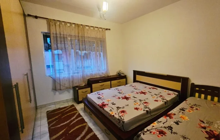 Tirane, jepet me qera apartament 1+1 Kati 4, 55 m² 400 € (brryli)