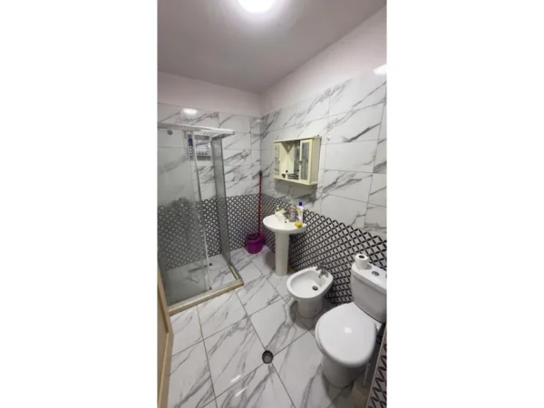 Tirane, shitet apartament duplex 3+1+Ballkon Kati 1, 130 m² 220.000 € (Kopshti botanik)