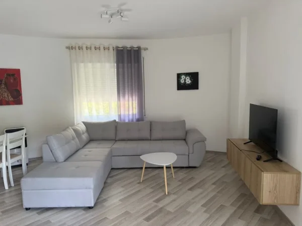 Tirane, shitet apartament 1+1 Kati 2, 81 m² 98.000 € (fresku)