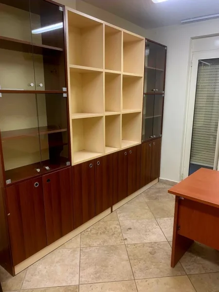 ZYRE ME QIRA 600 € (ISH EKSPOZITA) PRANE GJYKATES SE RRETHIT TIRANE