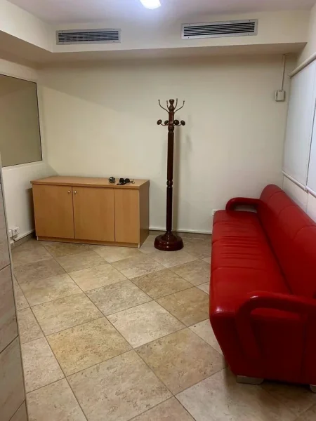 ZYRE ME QIRA 600 € (ISH EKSPOZITA) PRANE GJYKATES SE RRETHIT TIRANE