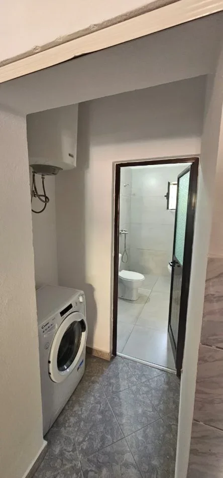 Tirane, jepet me qera apartament 1+1 Kati 0, 65 m² 450 € (ish parku)