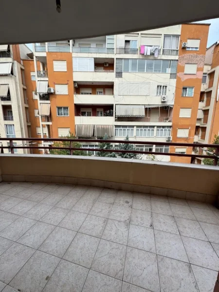 Tirane, shes apartament 3+1 Kati 3, 143 m² 160.000 € 