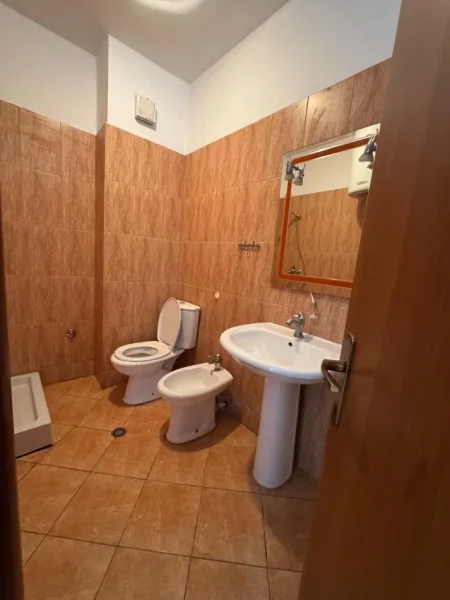 Tirane, shes apartament 3+1 Kati 3, 143 m² 160.000 € 