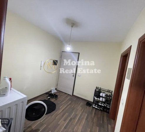 Tirane, jepet me qera apartament 1+1 Kati 3, 65 m² 550 € (Liqeni i thate)