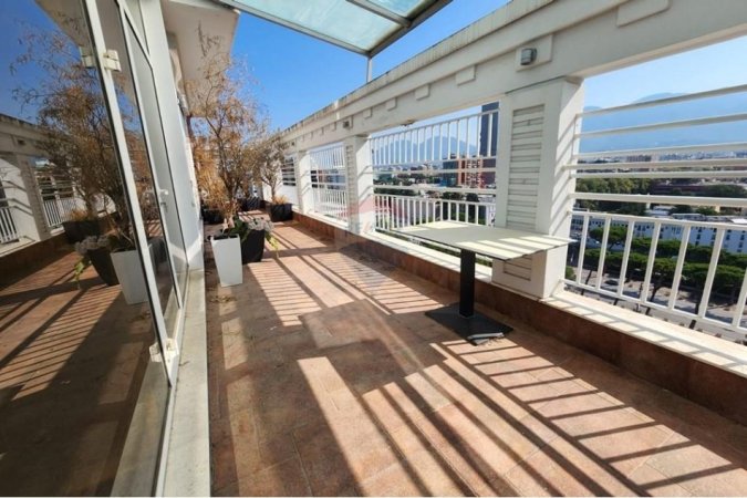 Tirane, jepet me qera zyre , 1.020 m² 18.000 € 