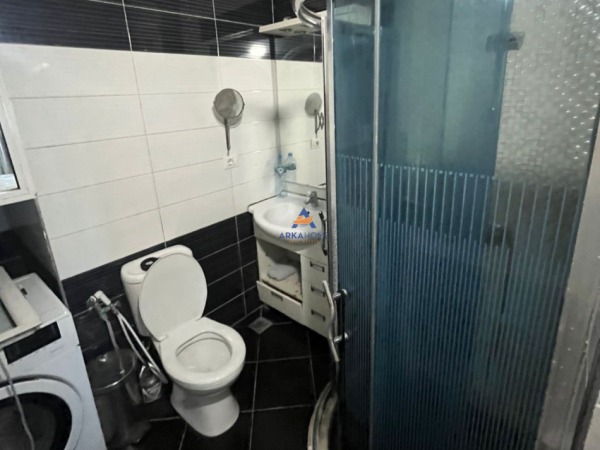 Tirane, jepet me qera apartament 4+1+Ballkon Kati 5, 140 m² 800 € (RRUGA ISUF ELEZI, SELITE)