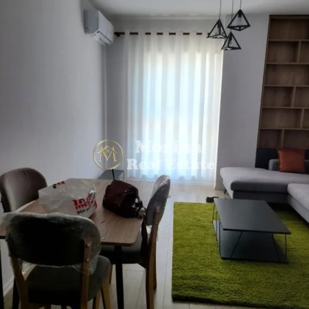 Tirane, jepet me qera apartament 1+1 Kati 7, 60 m² 400 € (Univers City)