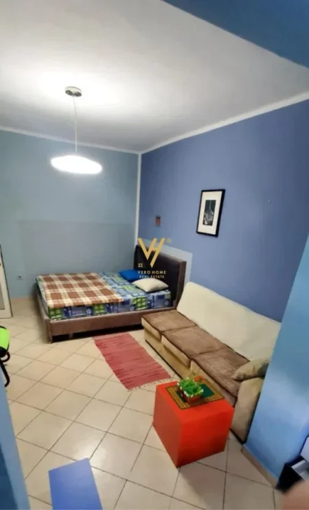 Tirane, jepet me qera apartament 2+1+Ballkon Kati 1, 80 m² 530 € (RRUGA BARDHYL)