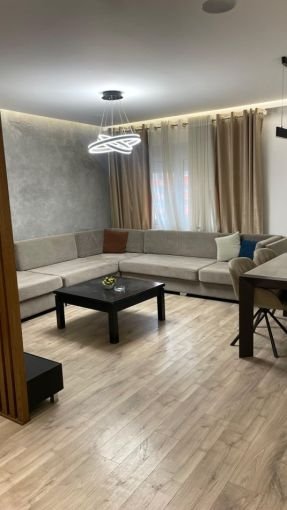 Tirane, jepet me qera apartament 2+1 , 106 m² 500 € (Prane KMY, Yzberisht)