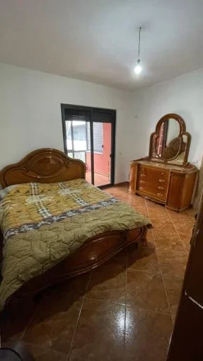 Tirane, jepet me qera apartament 2+1 , 106 m² 500 € (Prane KMY, Yzberisht)