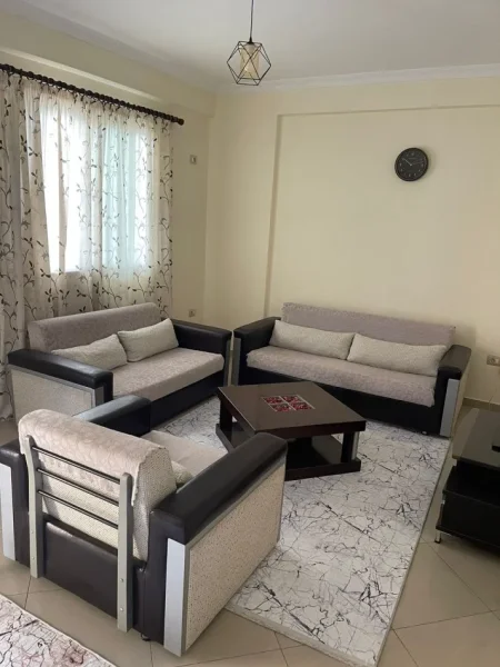 Tirane, jepet me qera apartament 2+1 Kati 2, 70 m² 450 € (astir)