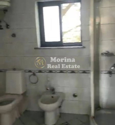 Tirane, jepet me qera apartament 2+1 Kati 1, 120 m² 300 € (Rruga Niko Avrami)