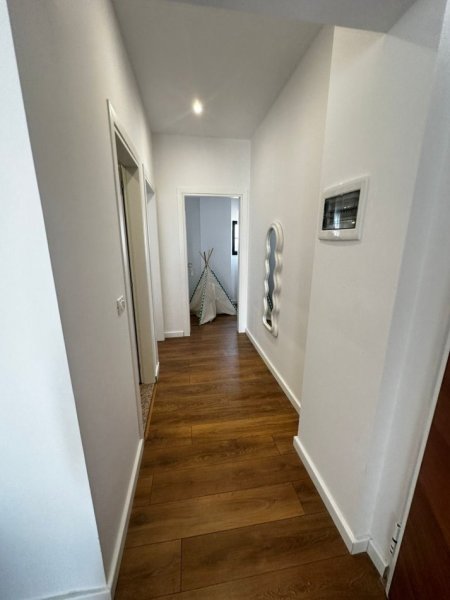 Durres, shes apartament 2+1+Ballkon Kati 5, 90 m² (• 2+1+2 me 2 ballkone Adresa: Ish Urt Durres)