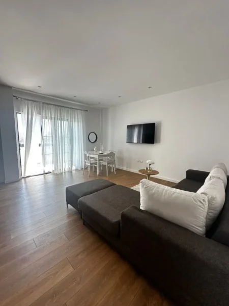 Durres, shes apartament 2+1+Ballkon Kati 5, 90 m² (• 2+1+2 me 2 ballkone Adresa: Ish Urt Durres)