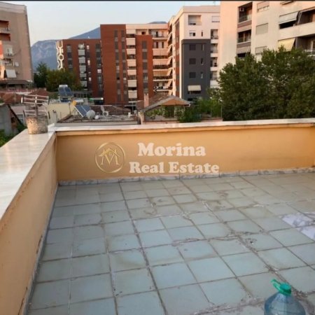 Tirane, jepet me qera Vile 2 Katshe Kati 2, 120 m² 450 € (Rruga Mbreteresha Teute)