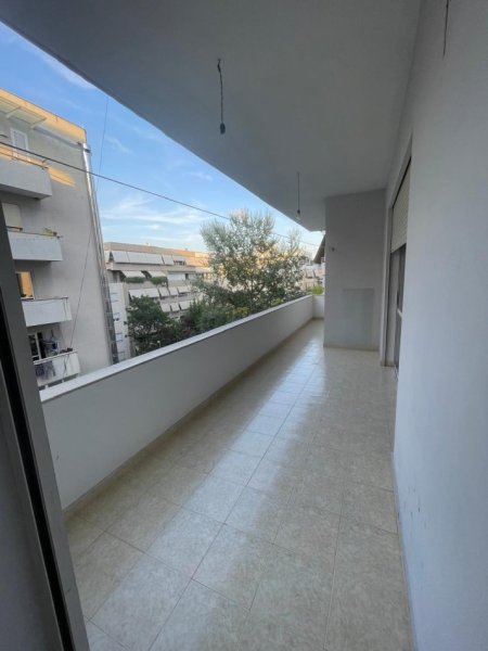Tirane, jepet me qera apartament 2+1+Ballkon , 500 €
