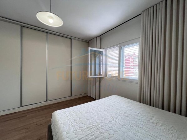 Tirane, jepet me qera apartament 2+1+Ballkon Kati 2, 124 m² 800 € (Selitë)