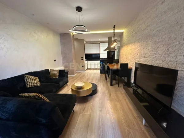 Tirane, jepet me qera apartament 2+1+Ballkon Kati 5, 123 m² 900 € (Jordan Misja)
