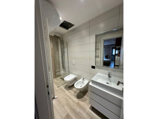 Tirane, jepet me qera apartament 2+1+Ballkon Kati 5, 123 m² 900 € (Jordan Misja)