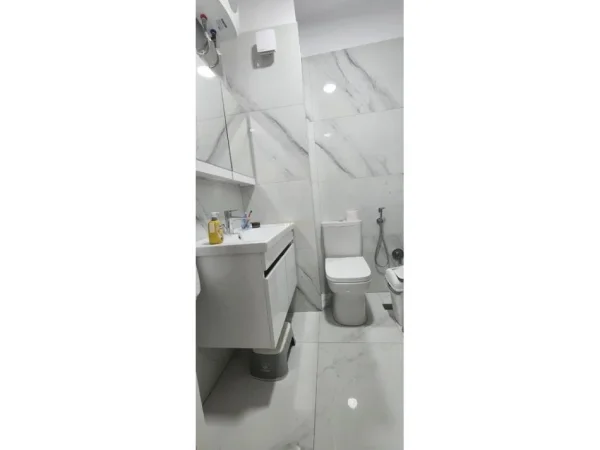 Tirane, jepet me qera apartament 2+1 Kati 6, 102 m² 800 € (Rruga e Kavajes)