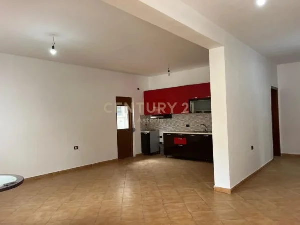Tirane, jepet me qera apartament 3+1 Kati 2, 120 m² 450 € (Astir)