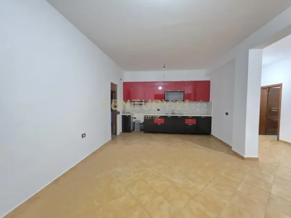 Tirane, jepet me qera apartament 3+1 Kati 2, 120 m² 450 € (Astir)