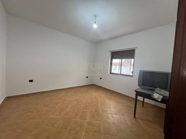 Tirane, jepet me qera apartament 3+1 Kati 2, 120 m² 450 € (Astir)