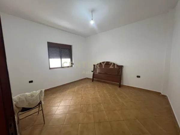 Tirane, jepet me qera apartament 3+1 Kati 2, 120 m² 450 € (Astir)