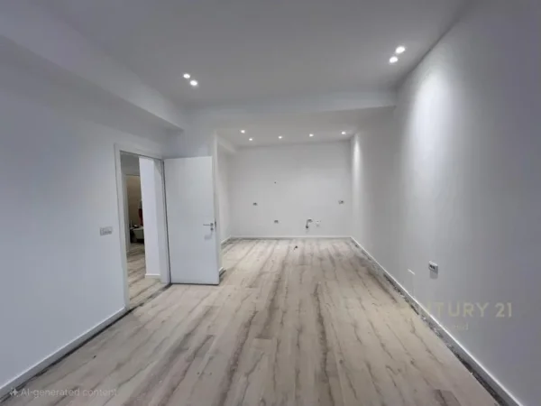Tirane, jepet me qera ambjent biznesi Kati 4, 97 m² 500 € (Rruga e Dibres)