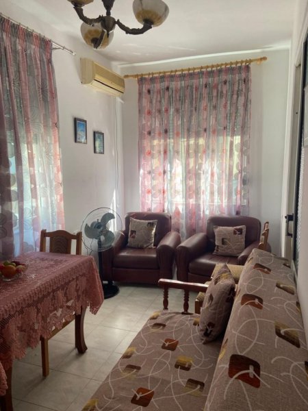 Tirane, jap me qera apartament 2+1 Kati 2, 450 €