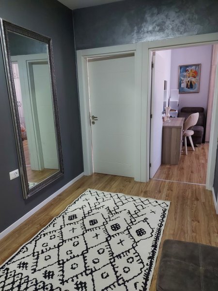 Tirane, jepet me qera apartament 2+1+Ballkon , 75 m² 500 € (Oxhaku)
