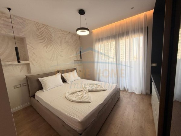 Tirane, jepet me qera apartament 2+1+Ballkon Kati 8, 100 m² 1.200 € (Rruga e Elbasanit, perballe Downtown)