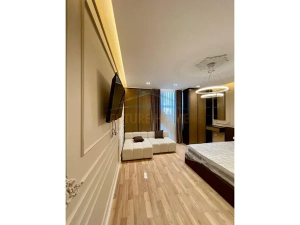 Tirane, jepet me qera apartament 1+1 Kati 10, 52 m² 580 € (Kompleksi Square21)