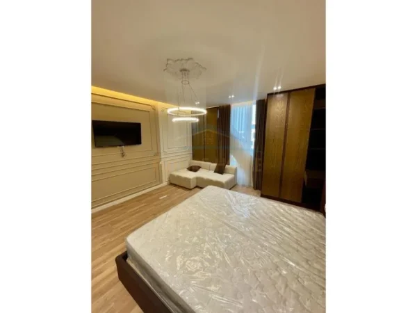 Tirane, jepet me qera apartament 1+1 Kati 10, 52 m² 580 € (Kompleksi Square21)