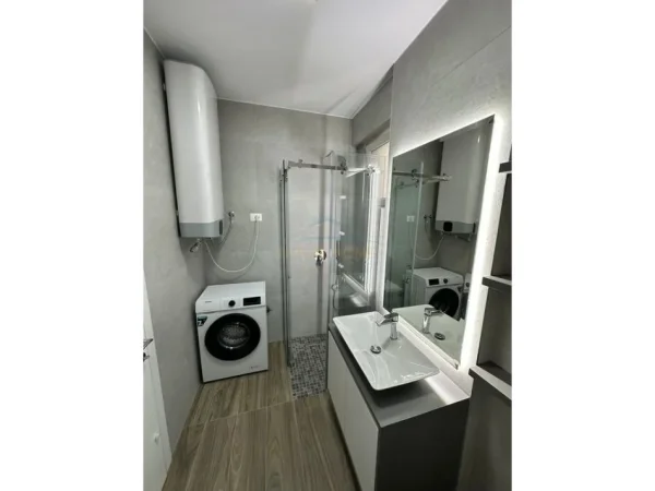 Tirane, jepet me qera apartament 2+1 Kati 1, 100 m² 1.200 € (Liqeni i Thate)