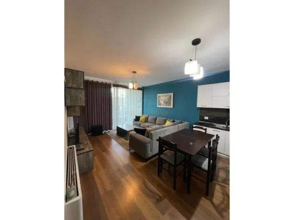 Tirane, jepet me qera apartament 2+1 Kati 2, 100 m² 800 € (Kopshti Zoologjik)