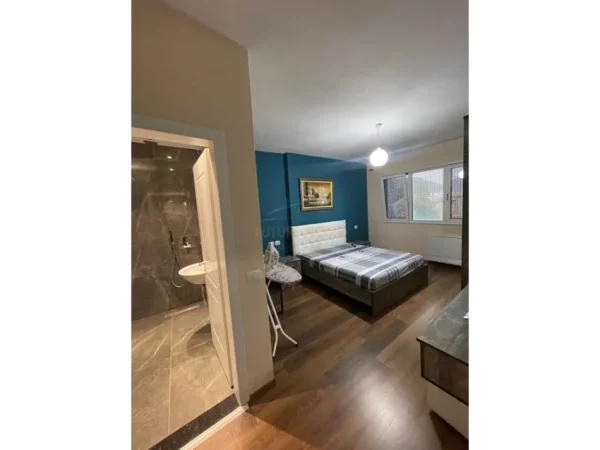 Tirane, jepet me qera apartament 2+1 Kati 2, 100 m² 800 € (Kopshti Zoologjik)