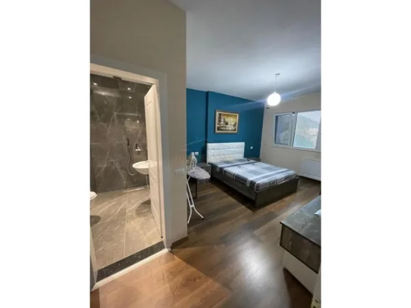Tirane, jepet me qera apartament 2+1 Kati 2, 100 m² 800 € (Kopshti Zoologjik)