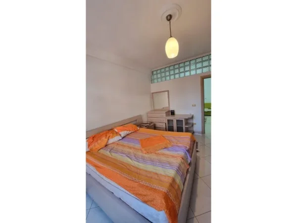Tirane, jepet me qera apartament 2+1 Kati 2, 77 m² 600 € (Stacioni i trenit)