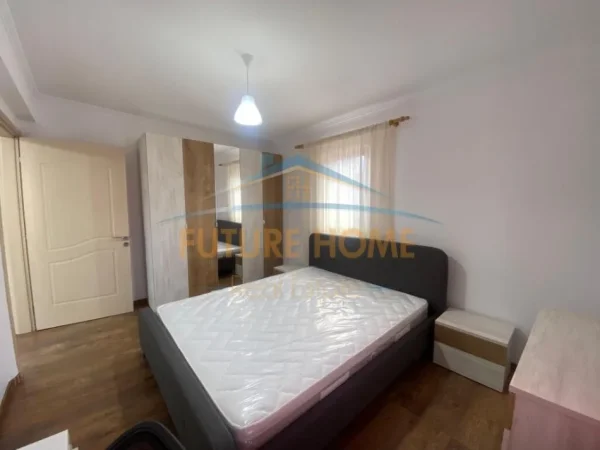 Tirane, jepet me qera apartament 2+1 Kati 2, 120 m² 600 € (Rruga Mine Peza)