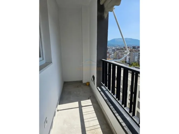 Tirane, shitet apartament 1+1+Ballkon Kati 10, 66 m² 115.000 € (5 Maji)