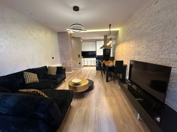 Tirane, jepet me qera apartament 2+1+Aneks+Ballkon Kati 5, 124 m² 900 € (Jordan Misja , Hipoteka)