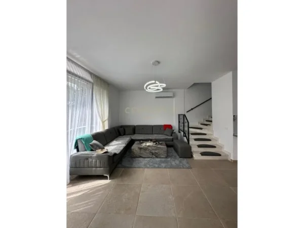 Durres, shitet Vile 2 Katshe Kati 2, 319 m² 400.000 € (Gjiri i Lalzit)