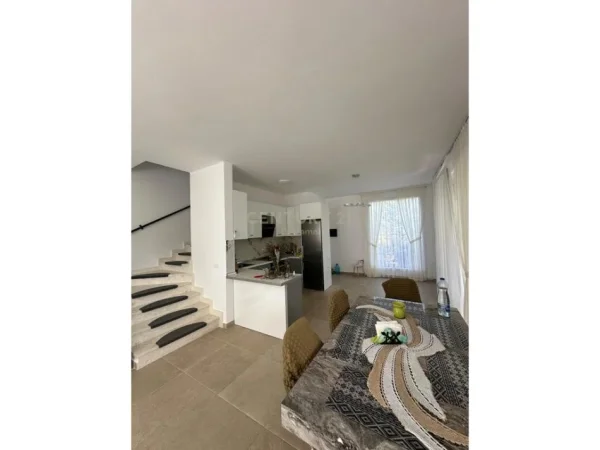 Durres, shitet Vile 2 Katshe Kati 2, 319 m² 400.000 € (Gjiri i Lalzit)