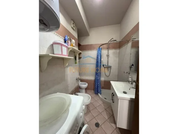 Tirane, jepet me qera apartament 2+1 Kati 2, 100 m² 750 € 