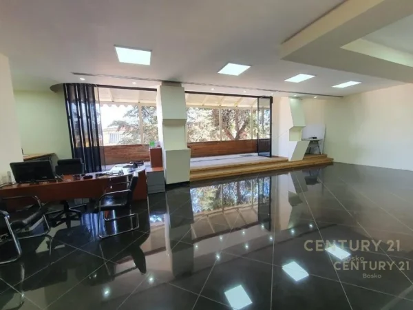 Tirane, jepet me qera ambjent biznesi Kati 1, 100 m² 1.000 € (Don Bosco)
