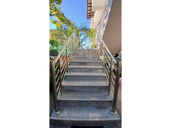 Tirane, jepet me qera apartament 2+1 Kati 2, 110 m² 550 € 